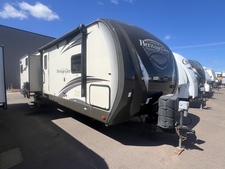 2015 FOREST RIVER HERITAGE GLEN 300BH